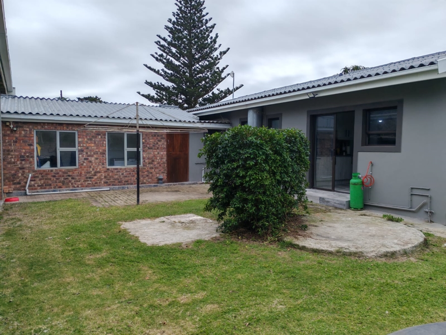 4 Bedroom Property for Sale in Boknesstrand Eastern Cape